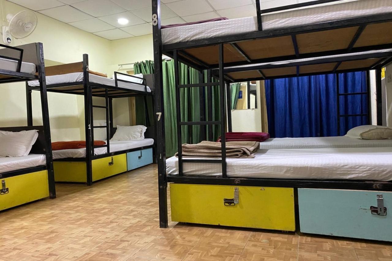 Vagabond Stay Hostel Varanasi Exterior foto